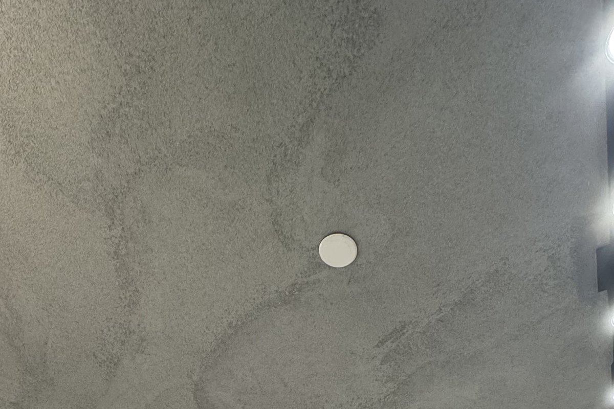 Clay natural plaster troweled ceiling